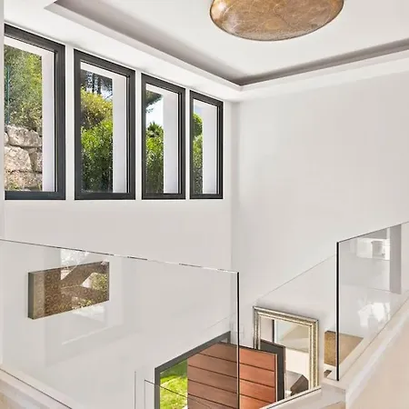 V - Chic 6-bedroom In Olivos, Вилла Марбелья